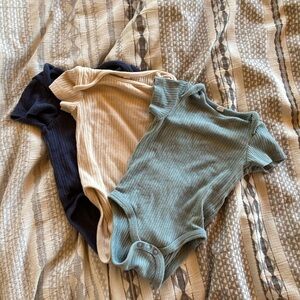 3 Pack Mori Organic Bamboo 0-3M onesies